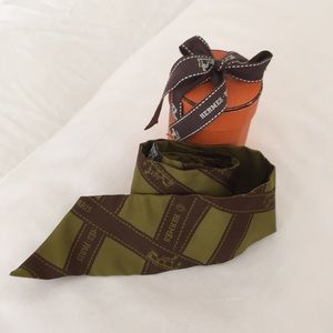 Hermès Twilly Scarf